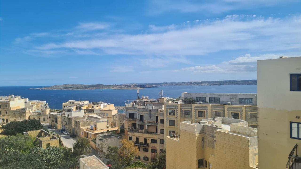 Ir-Rixa Holiday Penthouse Għajnsielem Buitenkant foto