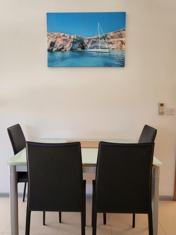 Ir-Rixa Holiday Penthouse Għajnsielem Buitenkant foto